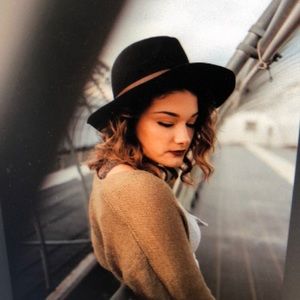 Meet your Posher, Emmanuel